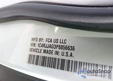 2023 Jeep Grand Cherokee L Laredo 4X2 z USA, uszkodzony, nr VIN 1C4RJJAG3P8856636